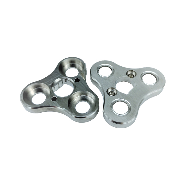 通訊零件加工廠 通訊零件加工廠