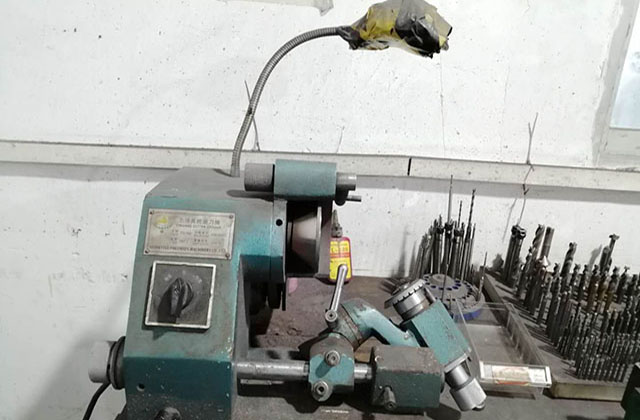 cnc數(shù)控車床加工廠數(shù)控車床加工鋁料如何確保尺寸的精確度？